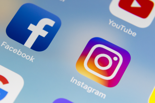 facebook - Instagram